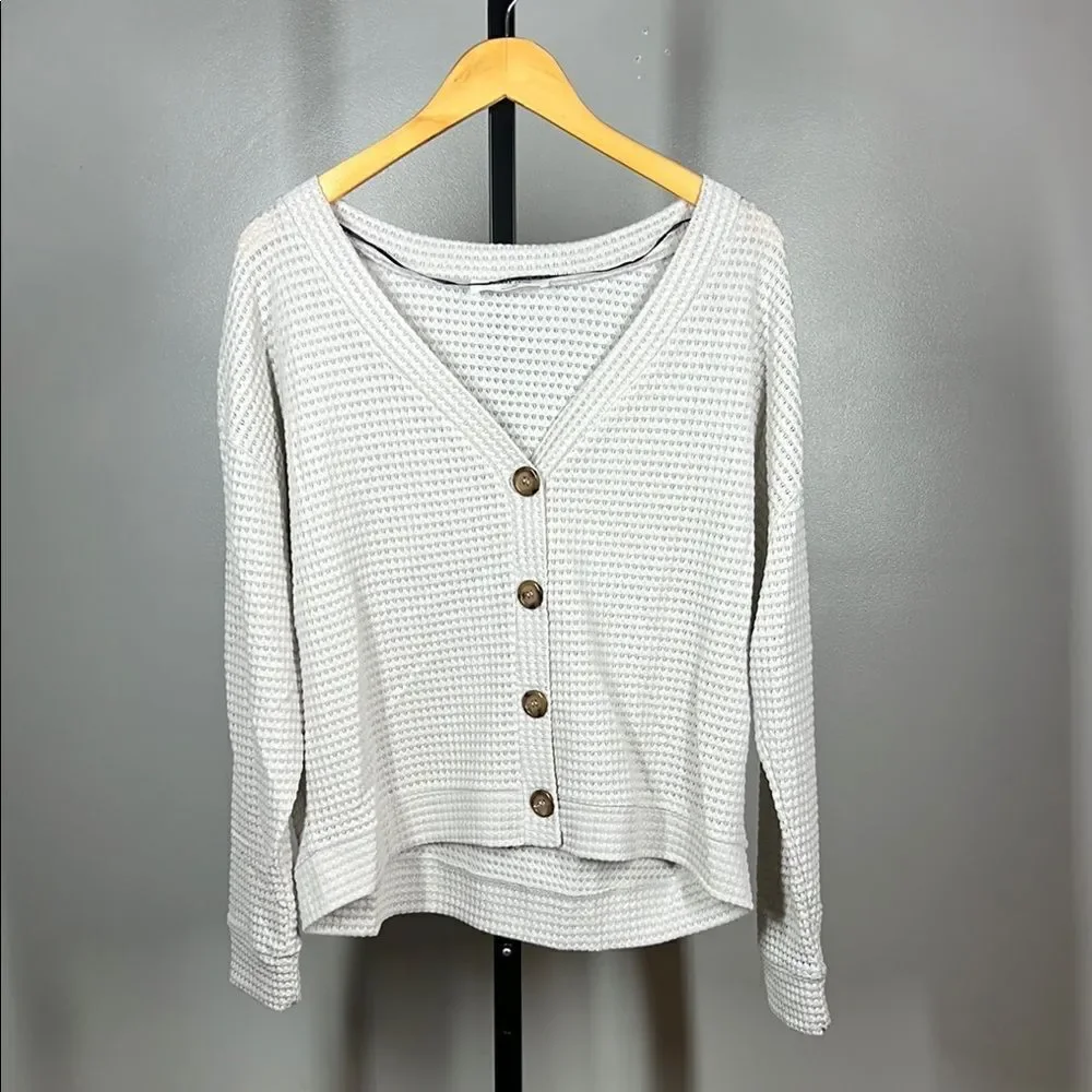 Double Zero Cream Cardigan with V-Neck Long Sleeves